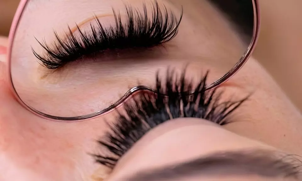 Get a Full Set of Natural 2D/3D or Russian Mega Volume Lash Extensions