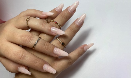 Sesión de manicura con esmaltado semipermanente - Coki Beauty Studio