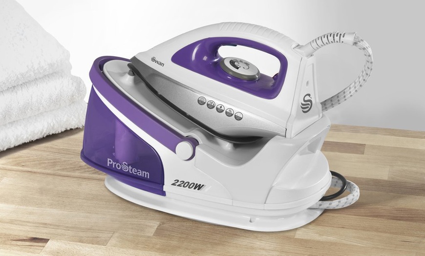 Image 4: Swan 2200W Steam Generator Iron