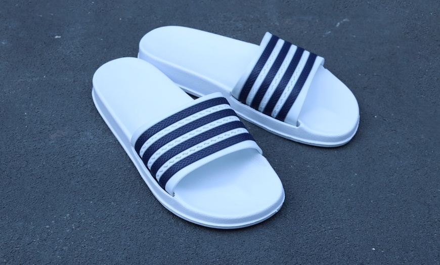 Image 2: Men's Pool Sliders