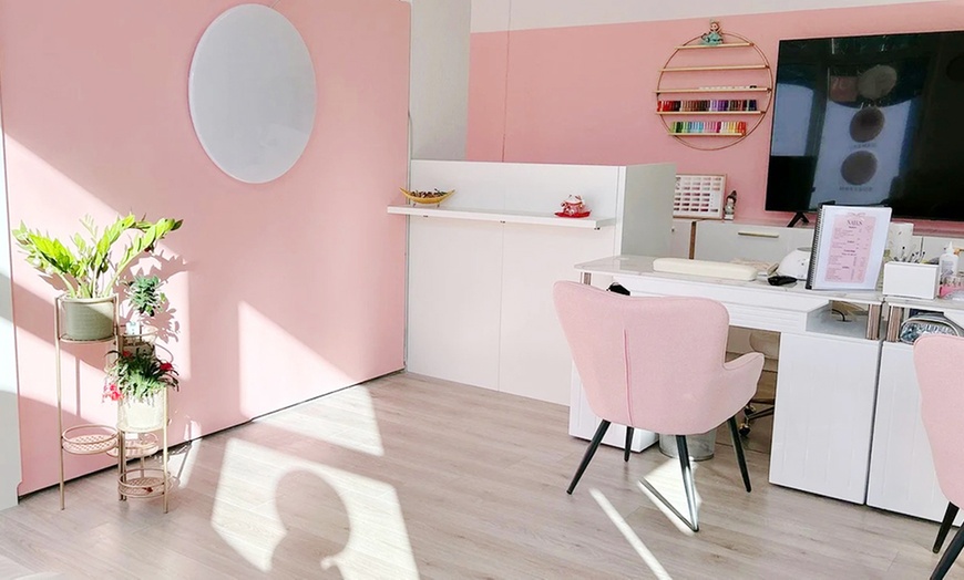 Image 6: Maniküre, optional mit Shellack oder Neumodellage für 1 Person