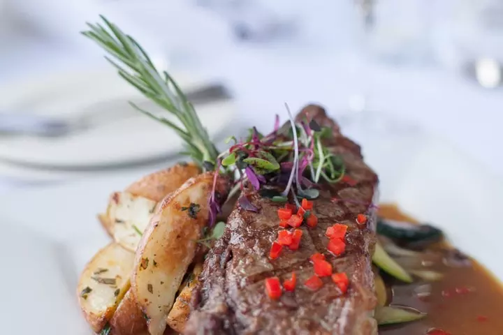 Scenic Seattle Brunch, Dinner & City Skyline Cruises with Stunning Views