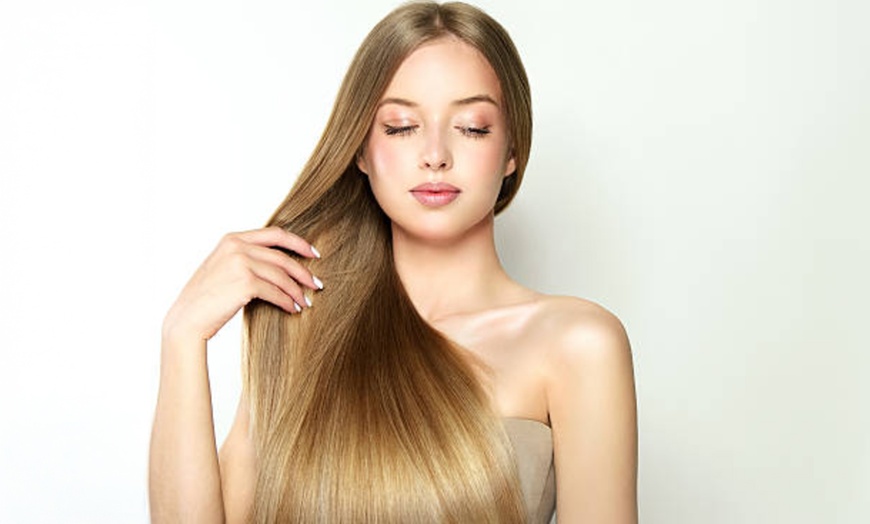 Image 14: Alisado de keratina, brasileño u orgánico con corte de puntas