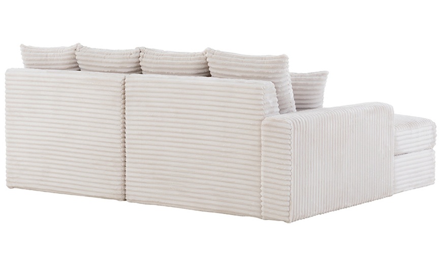Image 10: Canapé d'angle "Kendari" de Kocoon en velours côtelé