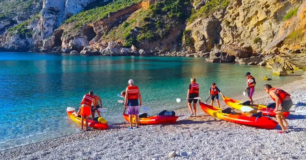 Ruta guiada en kayak por las calas de Jávea