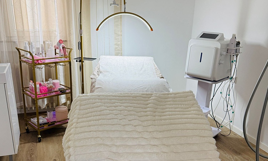 Image 2: 1 / 2x 60 Min. Aqua-Facial inkl. Abschlusspflege & Willkommensgetränk
