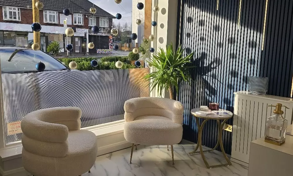 1 or 2 Sessions of Express or 60-Min Hydro Facial with Vitamin C Boost