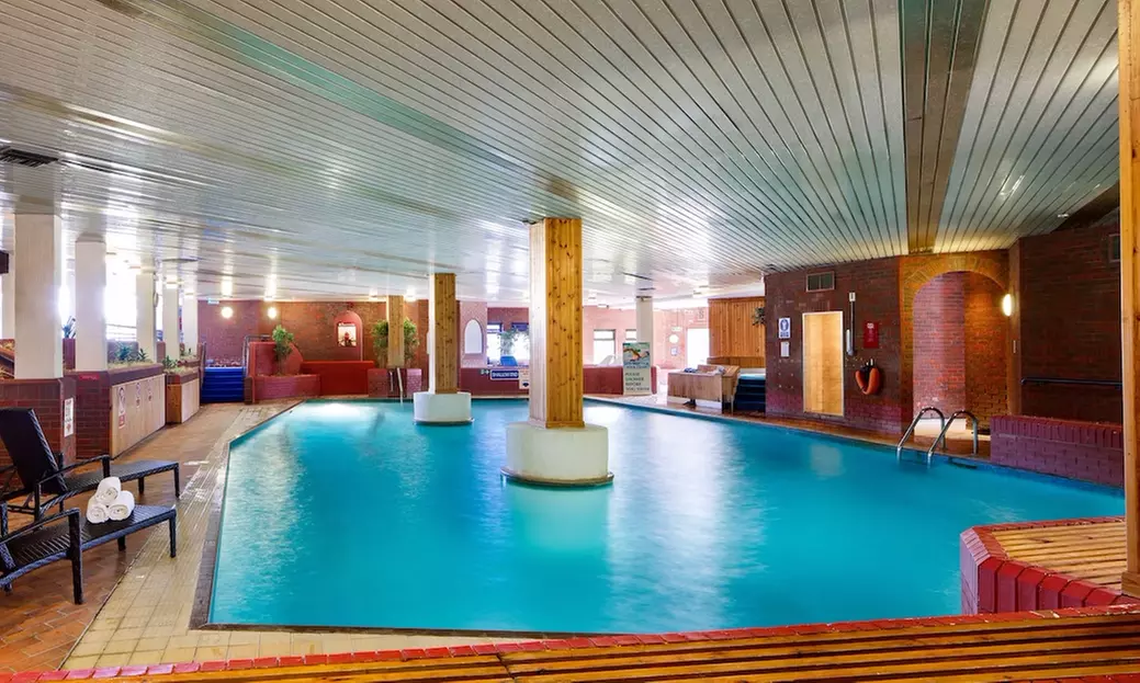 4* Kent: Double or Family Room with Optional Breakfast, Drink & More