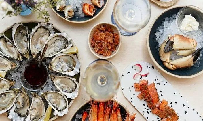 Planches surprises & saveurs marines : l'expérience Rök à Lille