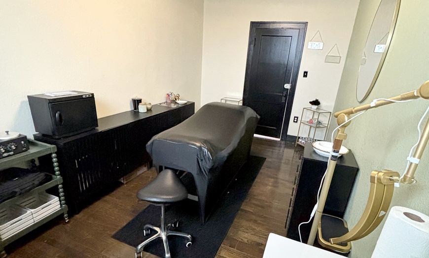 Image 3: One, Two, or Three Brazilian with Optional Underarm Waxing Sessions