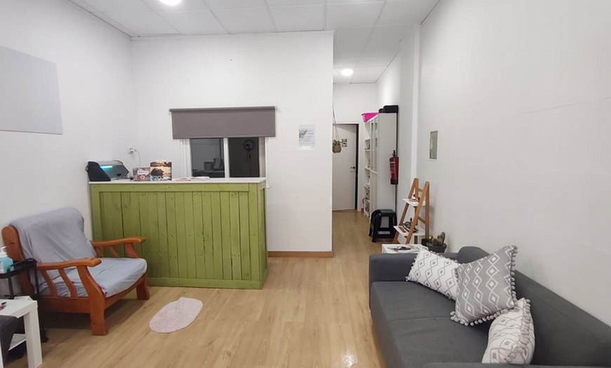 Image 5: Masajes de 1h o 90 minutos con cañas de bambú, craneal o reflexología