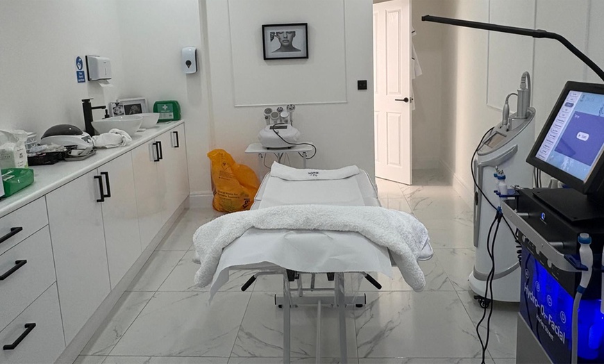 Image 2: Save Up to 78% Off on PRP Hair Loss or Vampire Facelift Treatments at One Aesthetics Boutique