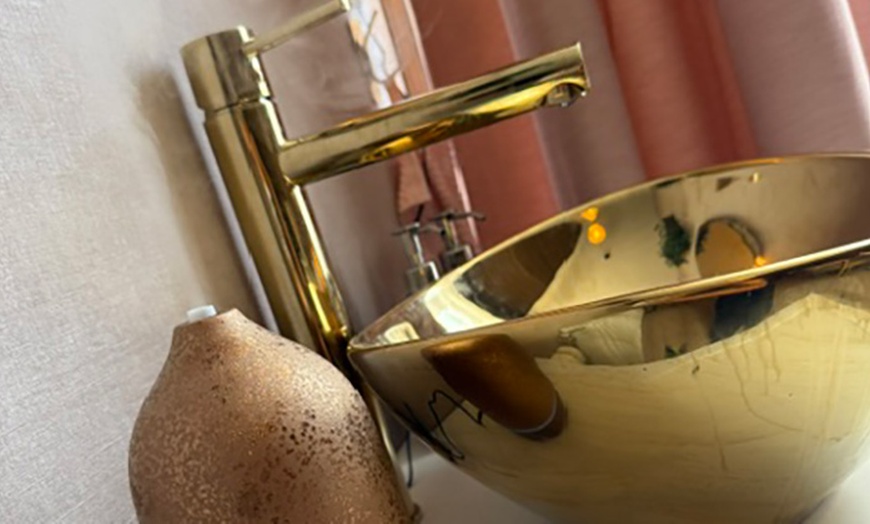 Image 9: Gezichtsbehandeling met sound healing bij MAYA tot 60% korting