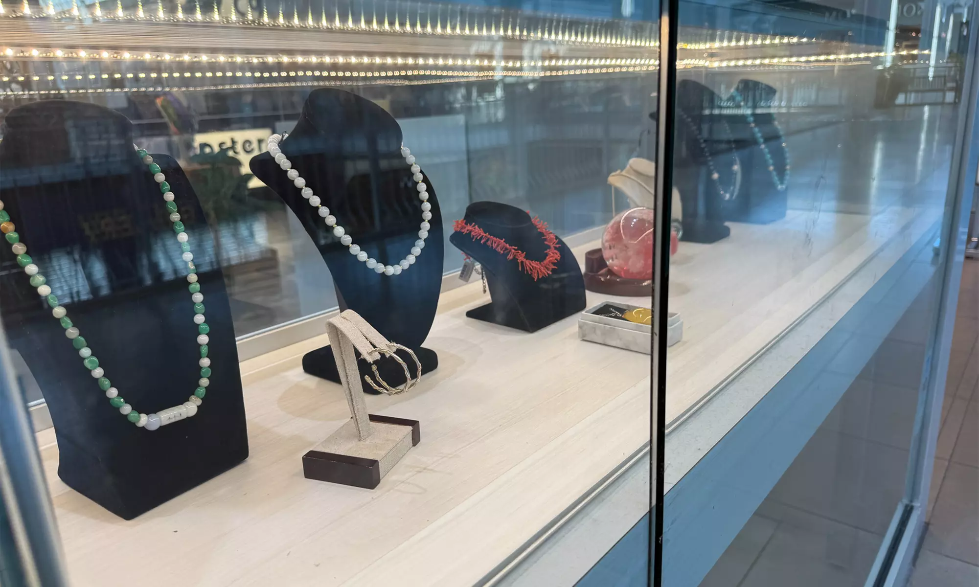 75 Min Beaded Jewelry Making Class for 1, 2, or 4 Persons plus Wine