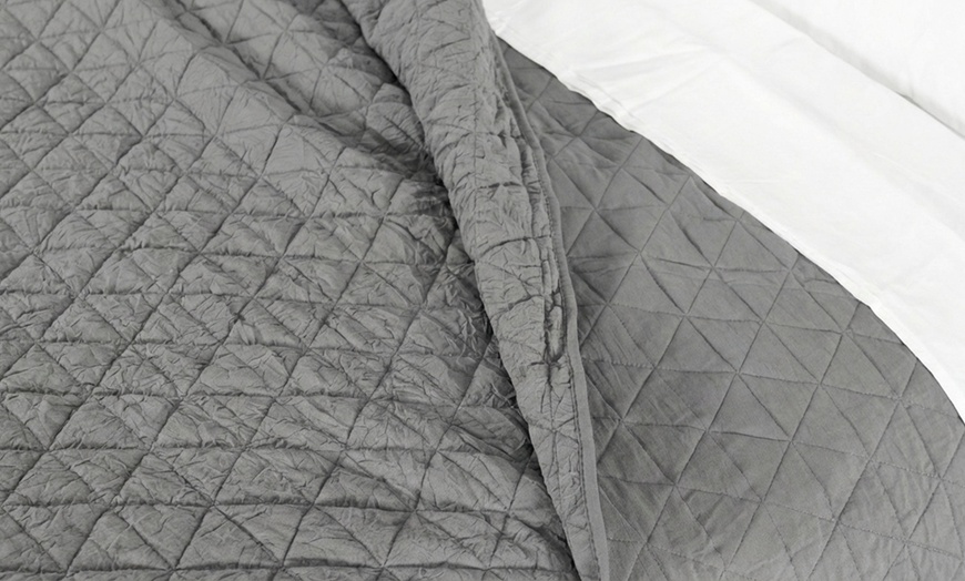 Image 7: Copriletto matrimoniale Frisè