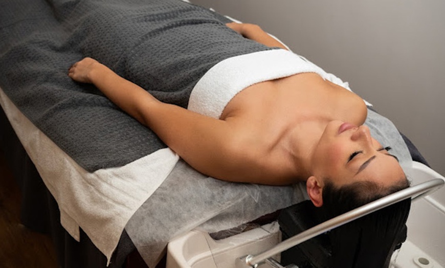 Image 2: 30 or 50-Min Japanese Massage or 50-Min Japanese Head Spa 