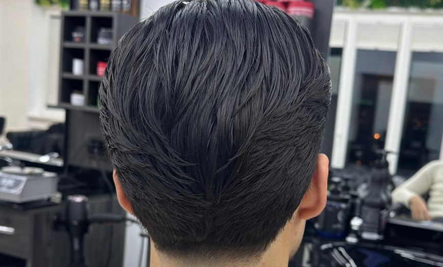 Image 11: Herren-Haarschnitt opt. inkl. Bart-Pflege für 1 Person