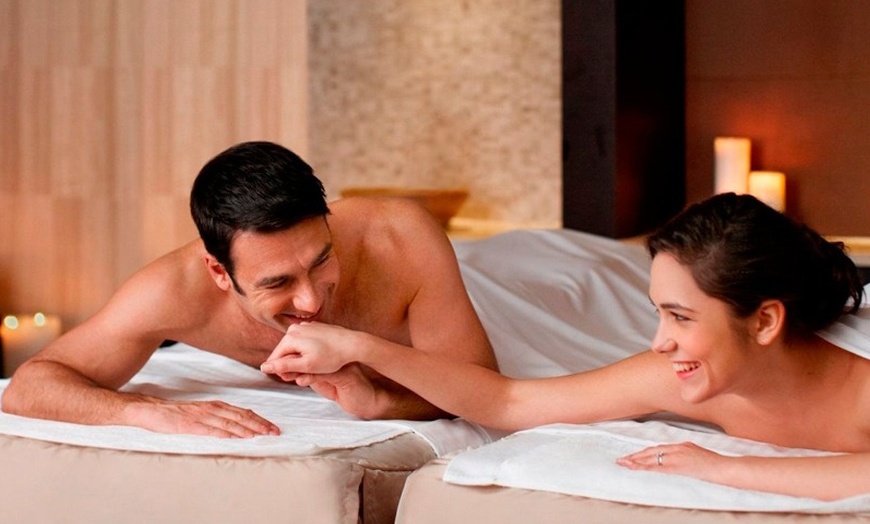 Image 8: Masaje relajante en pareja de 30 o 60 minutos con copa de cava