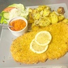 Image 1: XL Schweineschnitzel mit Steakhouse-Pommes oder Bratkartoffeln