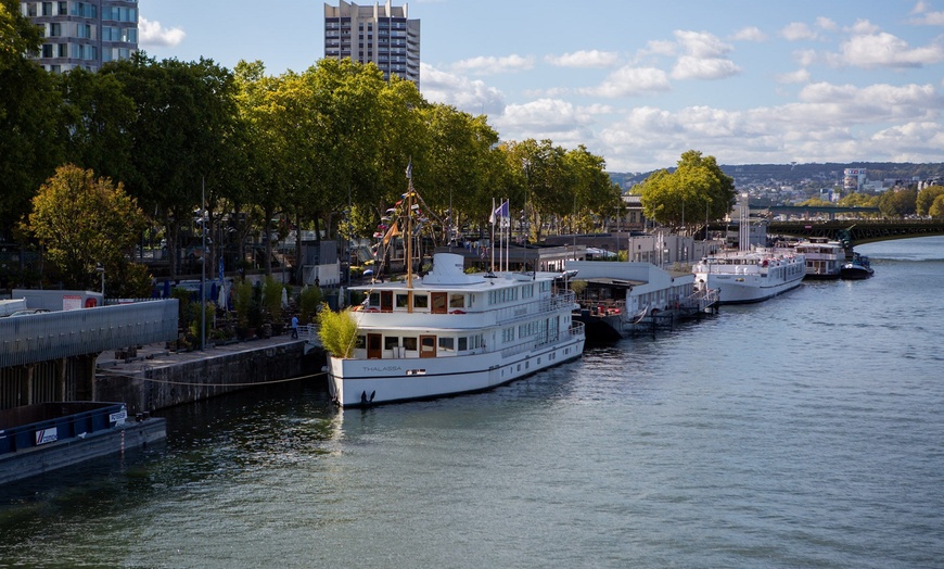 Image 4: Repas au Quai Liberté : cuisine française authentique sur la Seine