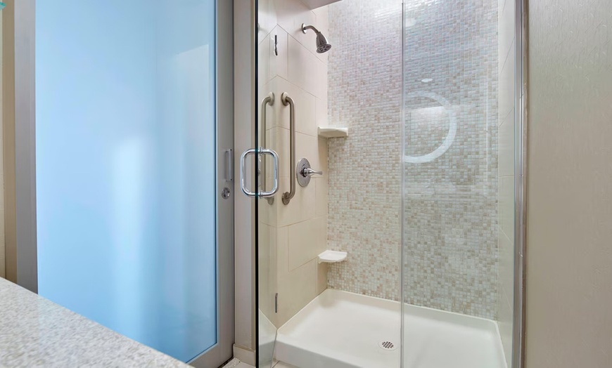 Image 15: Hotel Stay w/ Rooftop Pool & Breakfast. Minutes From The Strip