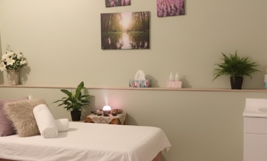 Image 2: 45% Off Aromatherapy Massage at Beauty Mood Spa
