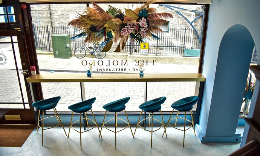 Image 5: Share a 20oz Sirloin, Raise a Glass, Make It a Night 