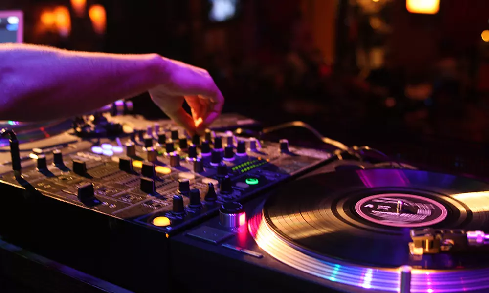 Up to 65% Off on Equipment Rental - Entertainment at Sitworld - Primary Image