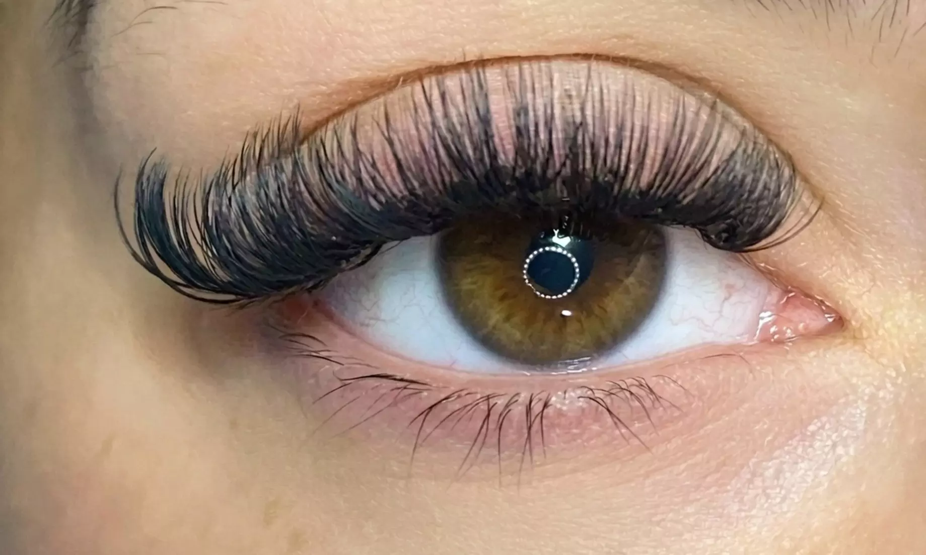 Extensiones de pestañas pelo a pelo con volúmenes clásico, 3D y Mega