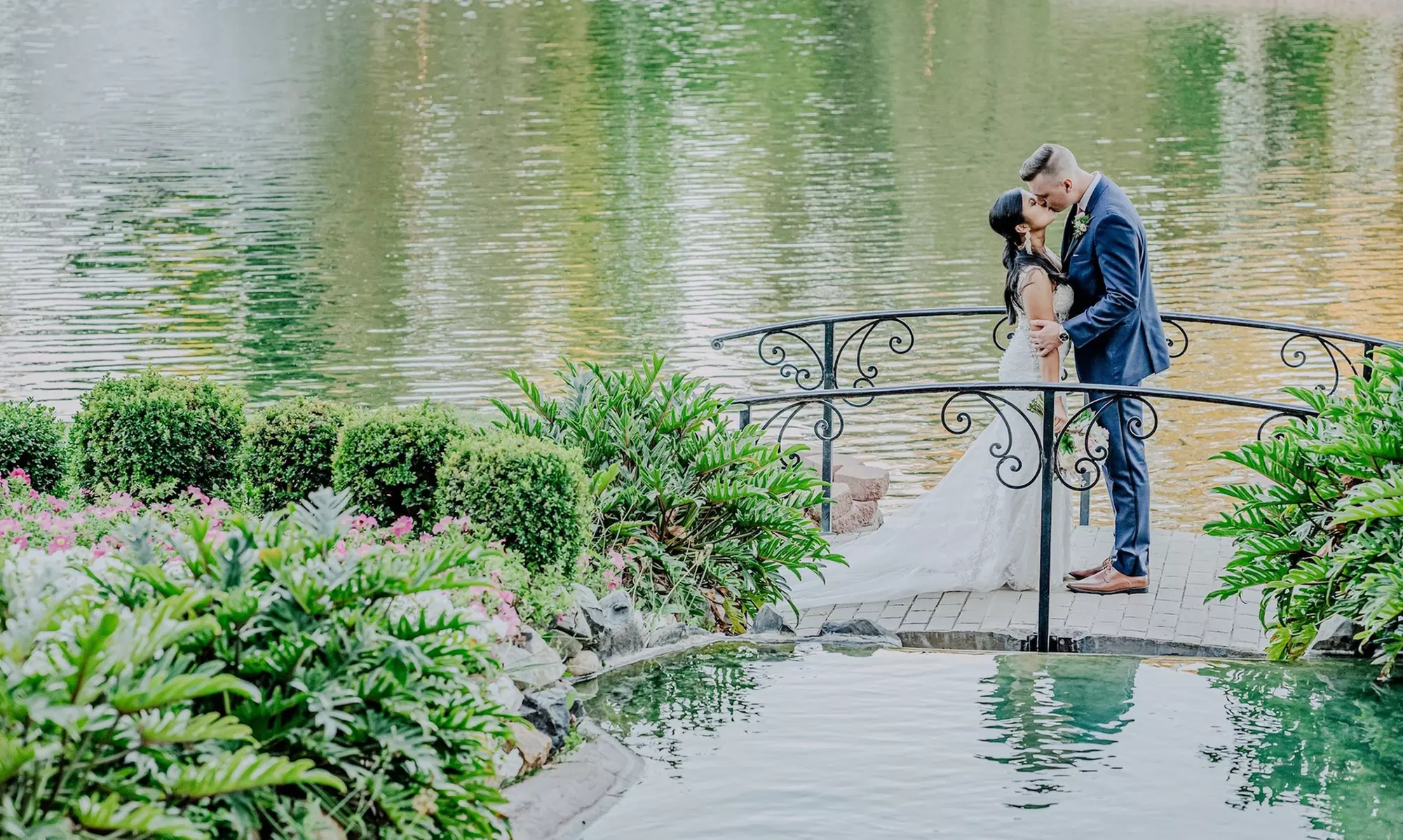 2, 4, or 6-Hour Boutique Wedding Photography Packages!