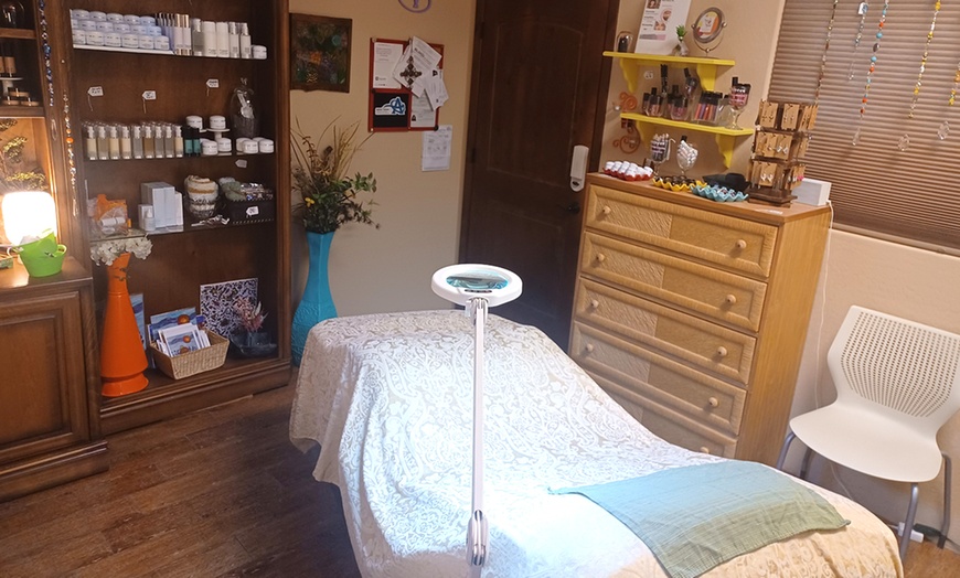 Image 4: Enjoy Custom Facial, Dermaplaning, Including Bodywrap Option