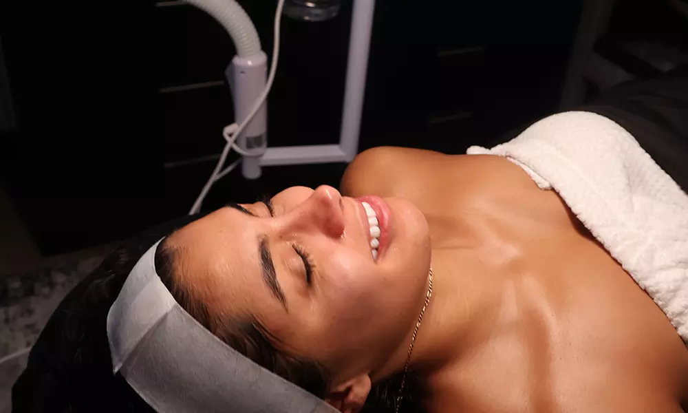 One, Three, or Five Sessions of Advanced HydraFacial or DermaPlaning