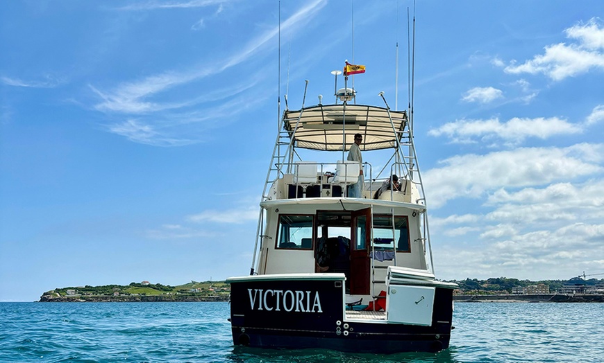 Image 8: Paseo de 2 horas en barco con picoteo y bebida para 1, 2 o 4 personas