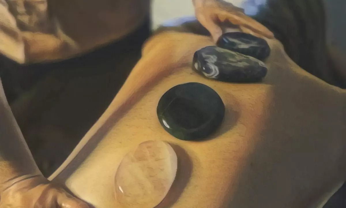 Profesjonalne masaże: tajski stóp, masaż kamieniami Upala i więcej