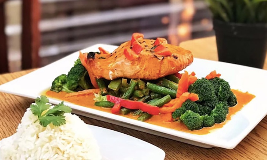 Image 7: Indulge in Dinner For Two or Four with Cocktails, Beer or Wine