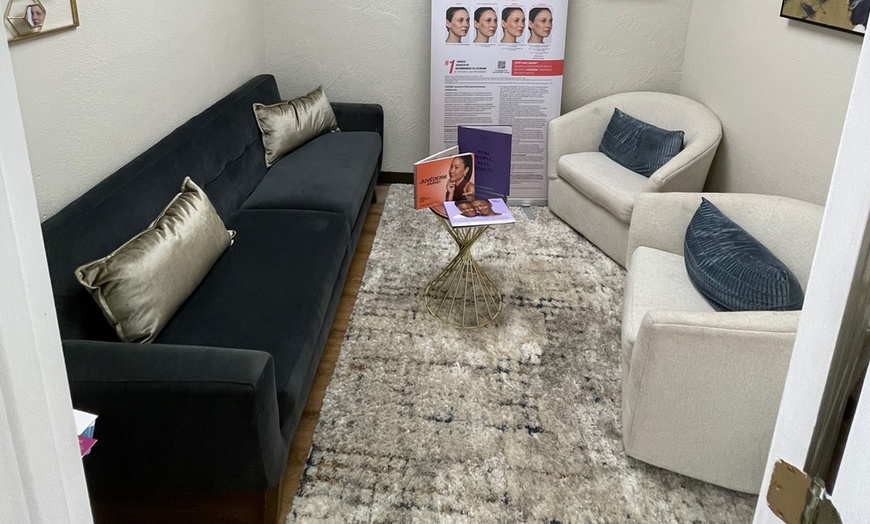 Image 3: One, Two, Four or Six Sessions of EMS Sculpt Body-Contouring Treatment