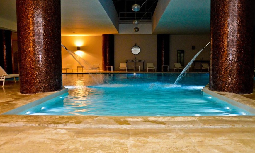 Image 2: Catania 4*: Soggiorno con colazione, mezza pensione, piscina e Spa