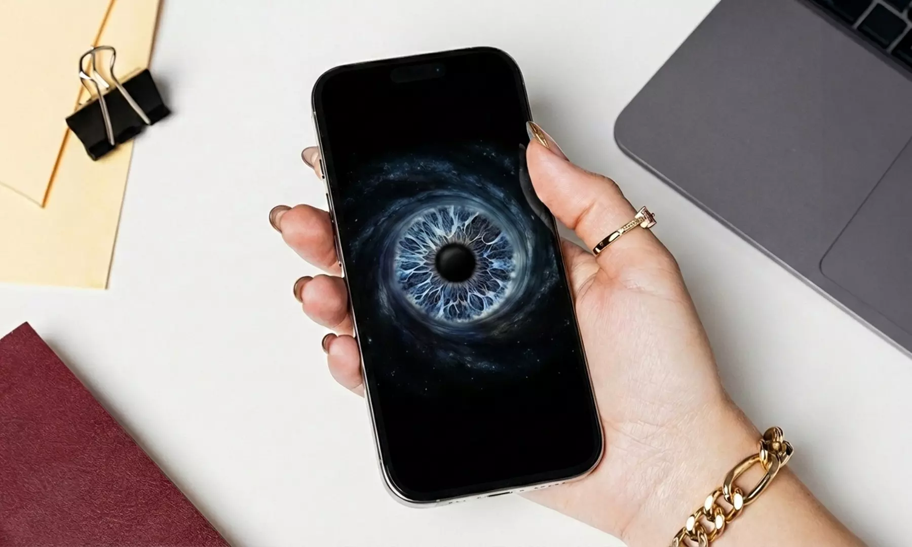 EYEPIXX® IRIS-Fotoshooting inkl. Datei & Effekt oder opt. mit Leinwand