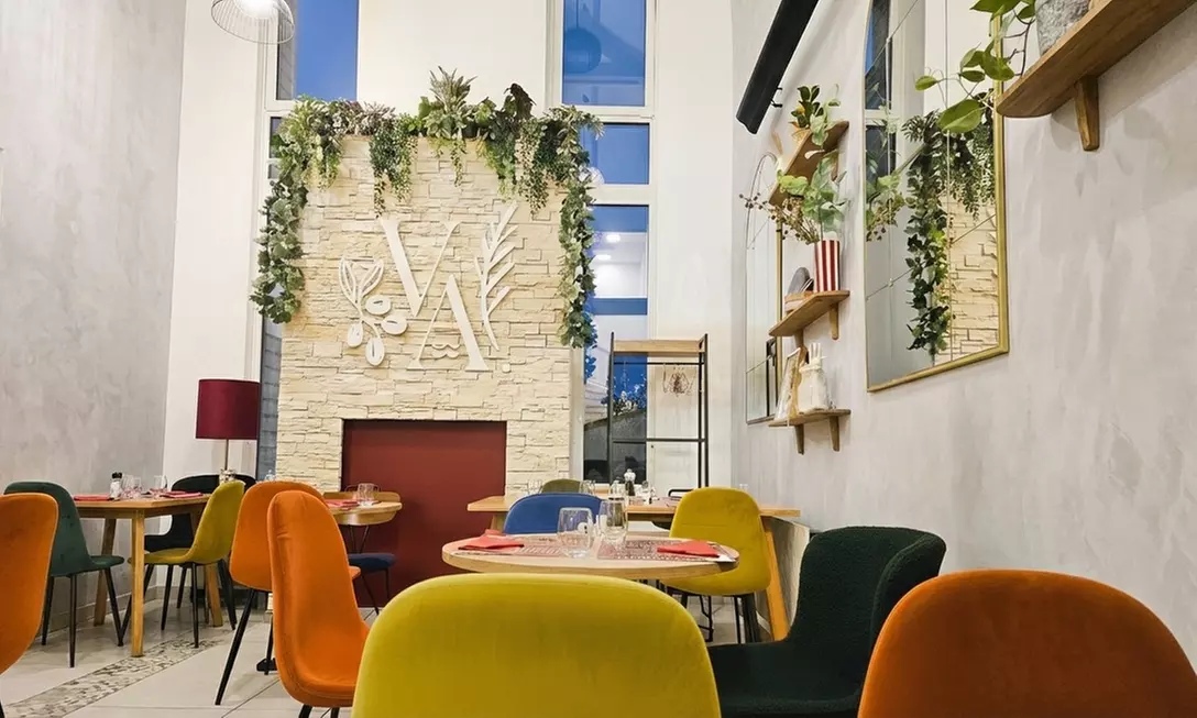 Festin italien au bord de l'eau à La Vita Attiva