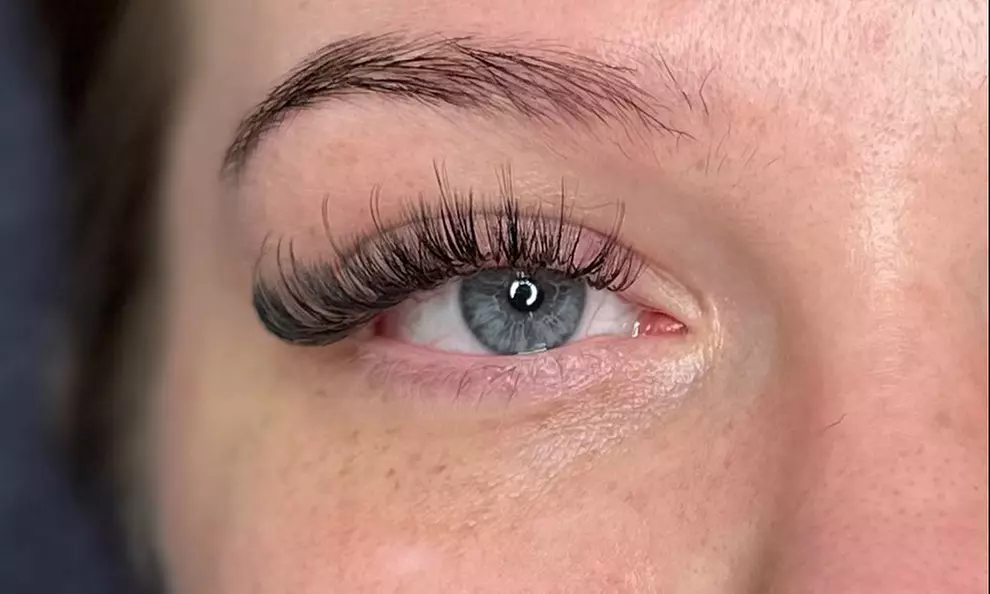 Elevate Your Beauty: Full Set Hybrid/Volume or Classic Lash Extensions