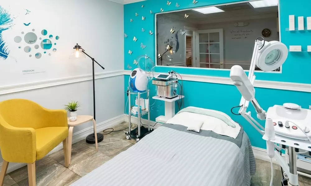 One Diamond Microdermabrasion Facial Treatment for Smooth, Refreshed Skin(Up to 33% Off)