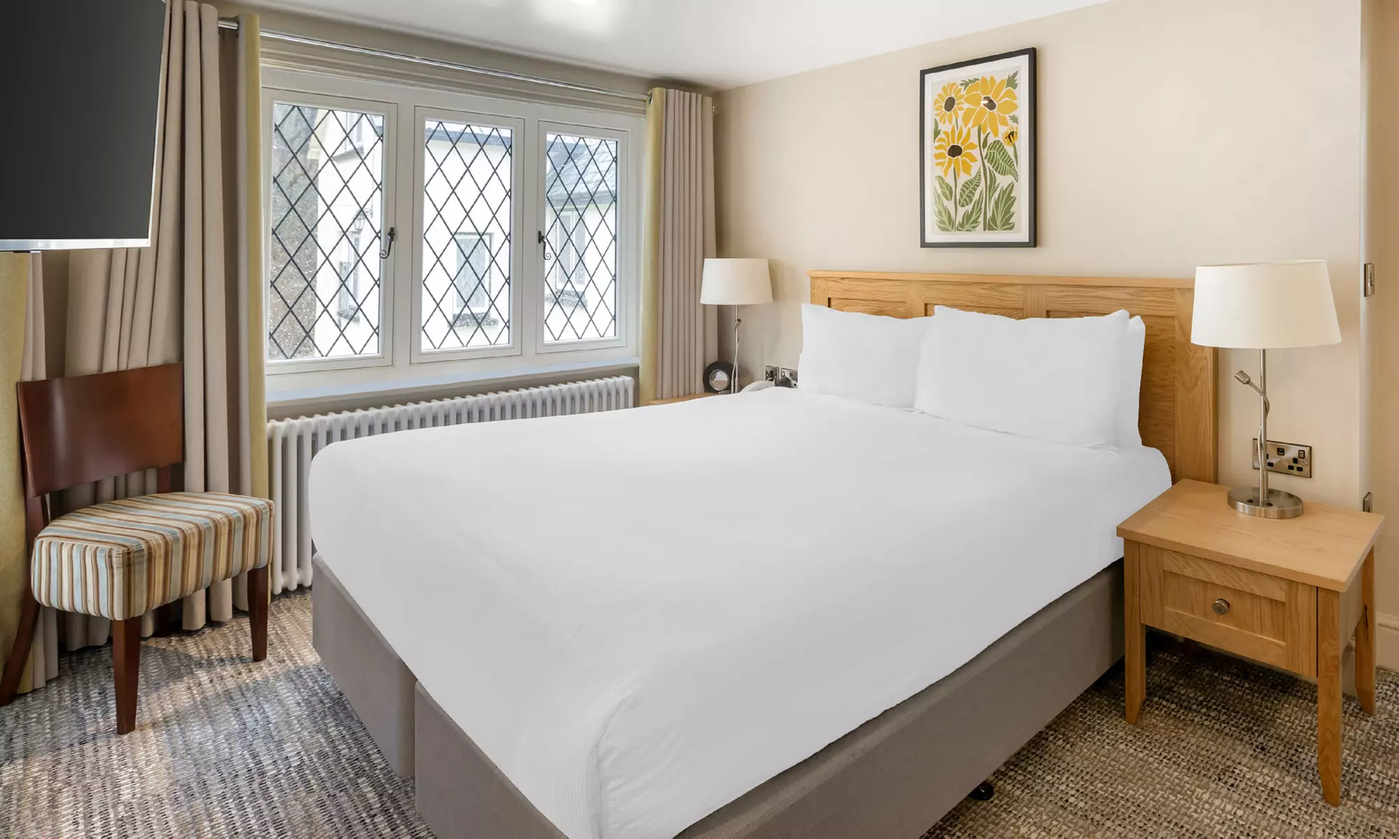 Rolling Hillside Retreat in Devon: Scenic Apartment Stay up to 6