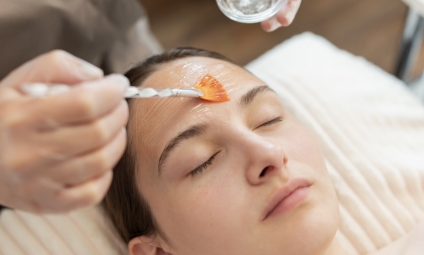 Image 4: Couples Massage Spa Package with Contrast Therapy & Hotel Amenities