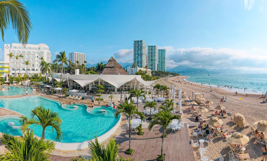 Image 15: ✈4-Night All-Incl. Krystal Grand Puerto Vallarta from Travel by Jen