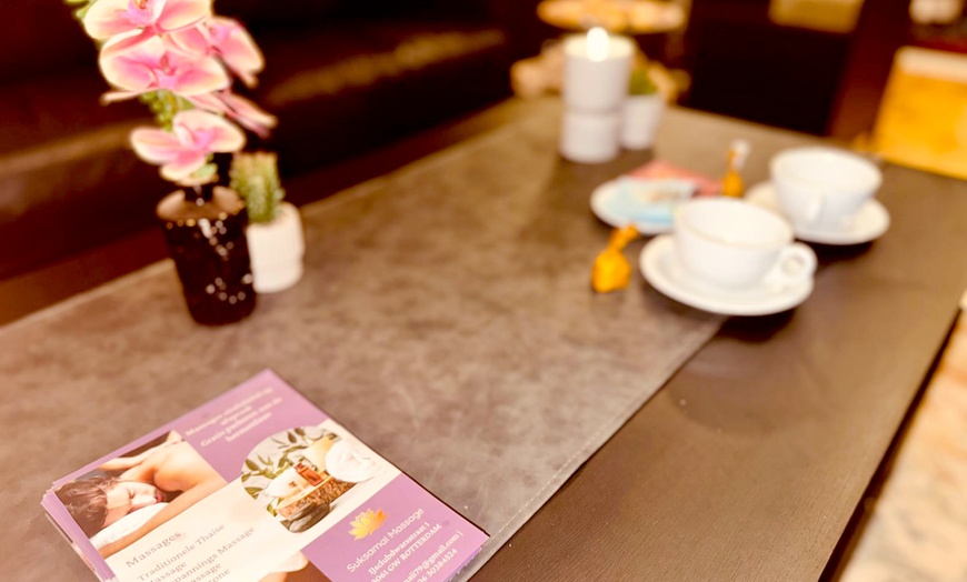 Image 3: Thaise massage of ontspanningsmassage mét hot stone van 45 minuten