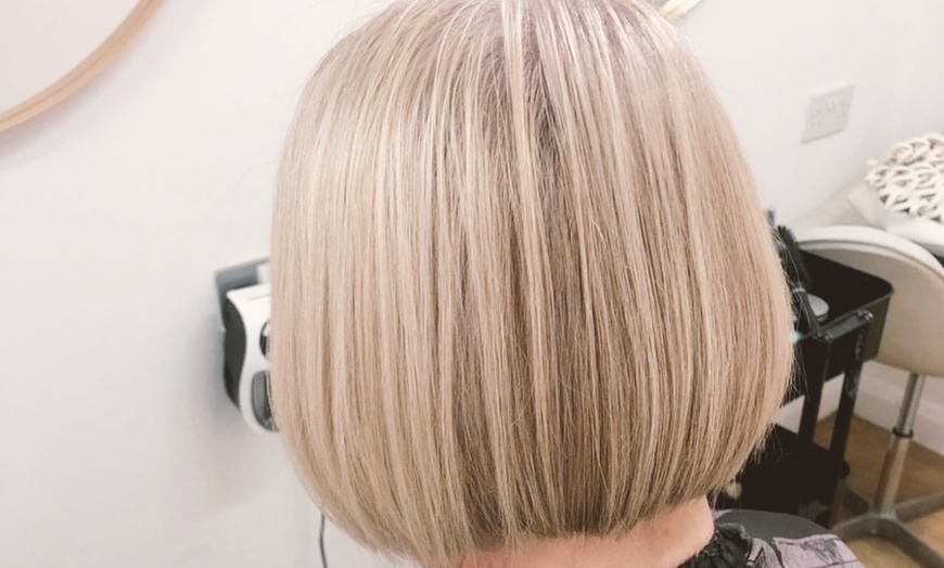 Image 18: Up to 25% Off on Salon - Haircut at GeoGlam