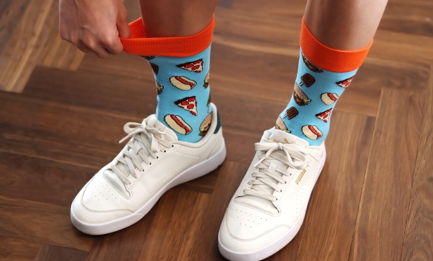 Image 11: 1 of 8 paar kleurrijke sokken met print