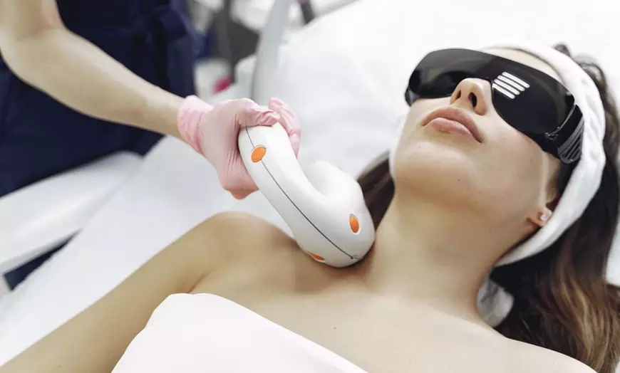 Image 1: Microdermabrasion / Acne Treatment / IPL Photo Rejuvenation Facial