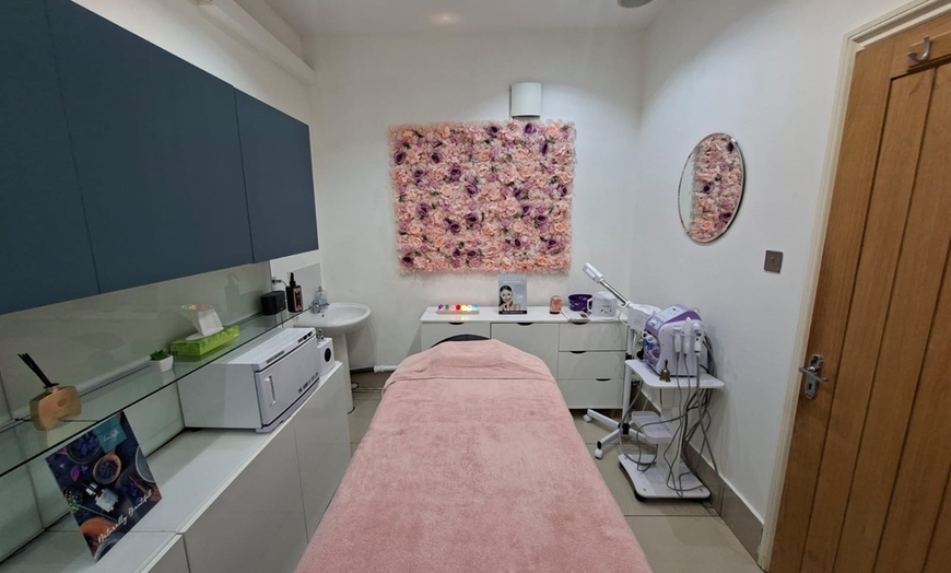 Image 4: Up to 38% Off on Massage - Swedish at Zareen beauty