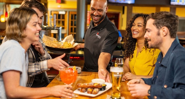 Get $25, $50, or $100 Dining Credit for Classic American Fare at Applebee's